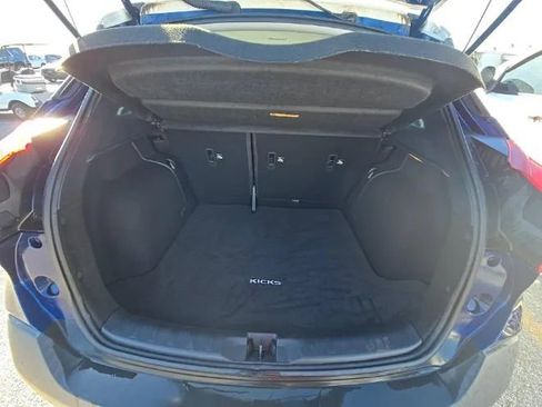 Used 2019 Nissan Kicks SV FWD image 10