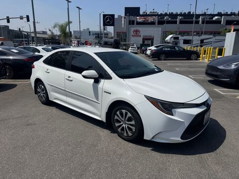 Used 2021 Toyota Corolla LE w/ Carpet Mat Package (TMS) FWD image 2
