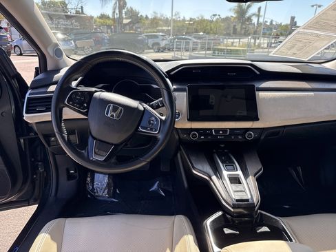 Used 2018 Honda Clarity Touring image 16