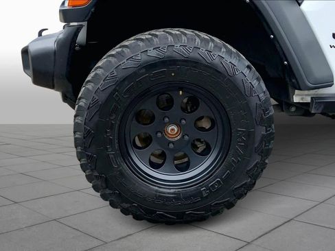 Used 2023 Jeep Wrangler Sport image 9