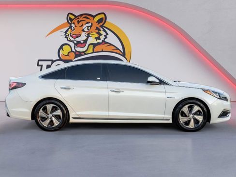 Used 2016 Hyundai Sonata Limited w/ Option Group 02 image 4