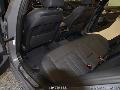 Used 2022 BMW 530e w/ Premium Package RWD image 31