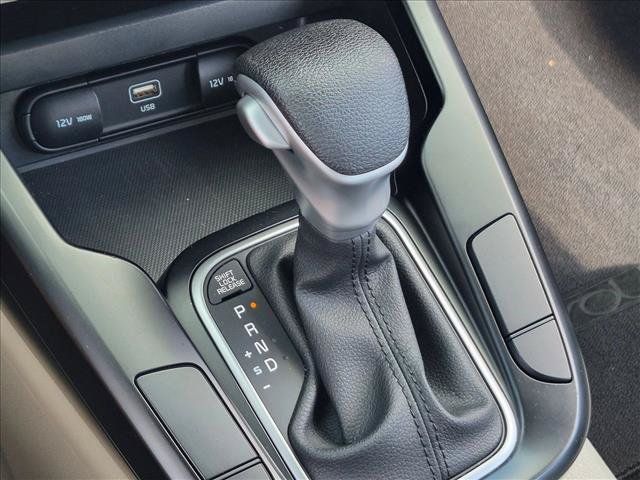 Used 2023 Kia Soul LX w/ LX Technology Package FWD image 12