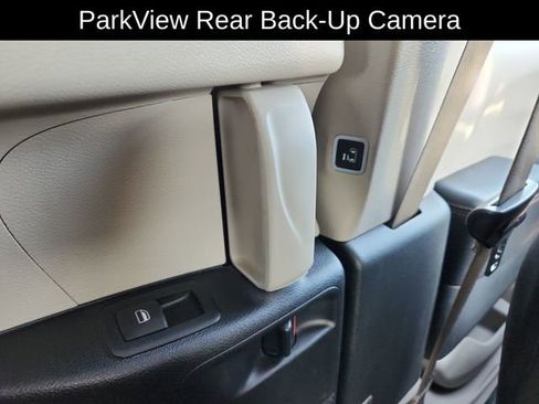 Used 2019 Chrysler Pacifica Touring-L image 28