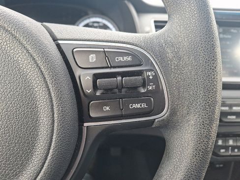 Used 2019 Kia Niro LX image 21