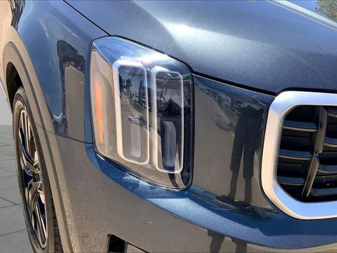 Certified 2023 Kia Telluride SX Prestige AWD/4WD image 36