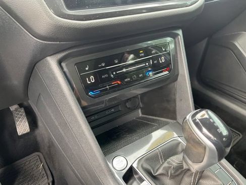 Used 2022 Volkswagen Tiguan SE FWD image 27