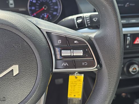 Certified 2024 Kia Forte LXS FWD image 30