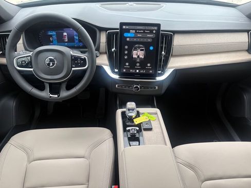 New 2026 Volvo XC90 B5 Plus w/ Protection Package Premier AWD/4WD image 11