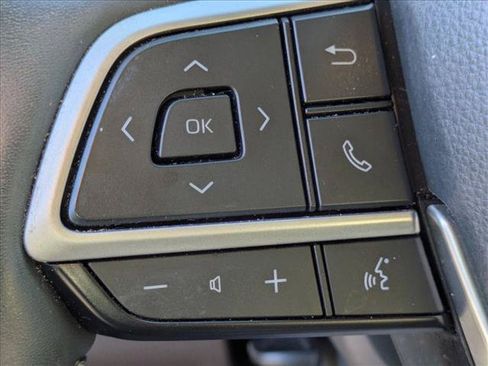 Used 2022 Toyota Highlander Limited FWD image 13