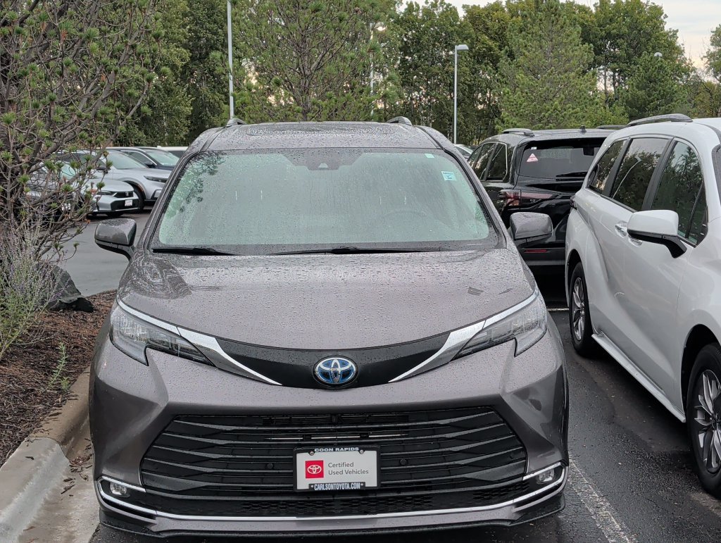 Certified 2024 Toyota Sienna XLE AWD/4WD image 8