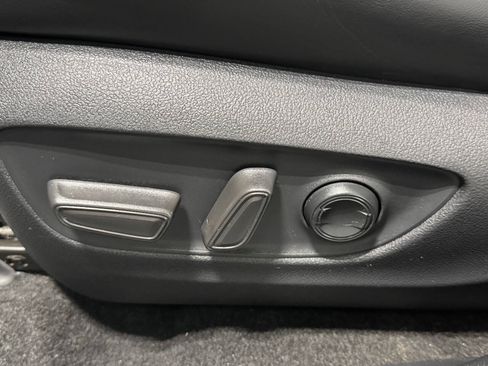 Used 2020 Toyota RAV4 Limited AWD/4WD image 12