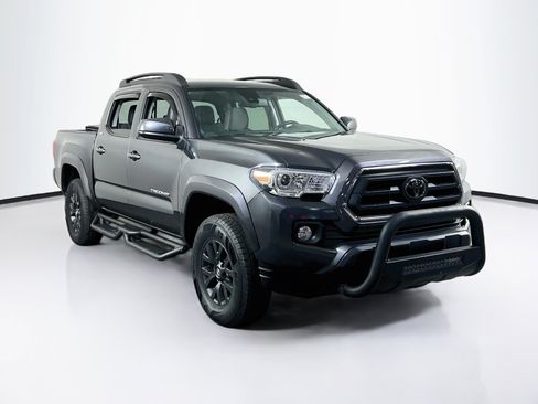 Used 2022 Toyota Tacoma SR5 AWD/4WD image 3