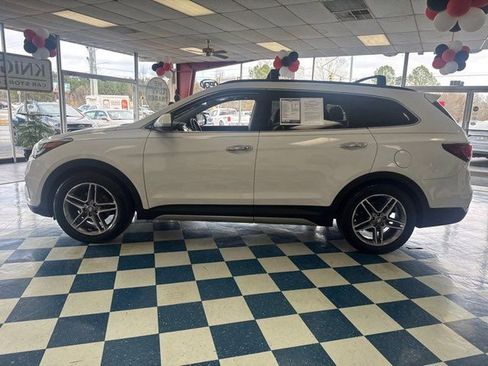 Used 2017 Hyundai Santa Fe Limited image 4