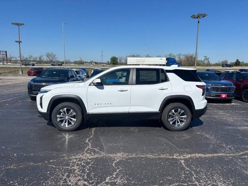 New 2026 Chevrolet Equinox LT FWD image 2