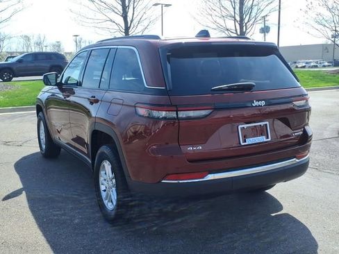 Used 2025 Jeep Grand Cherokee Laredo image 6