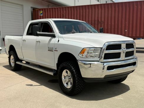 Used 2017 RAM 3500 SLT AWD/4WD image 4