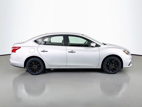 Used 2017 Nissan Sentra SV image 8