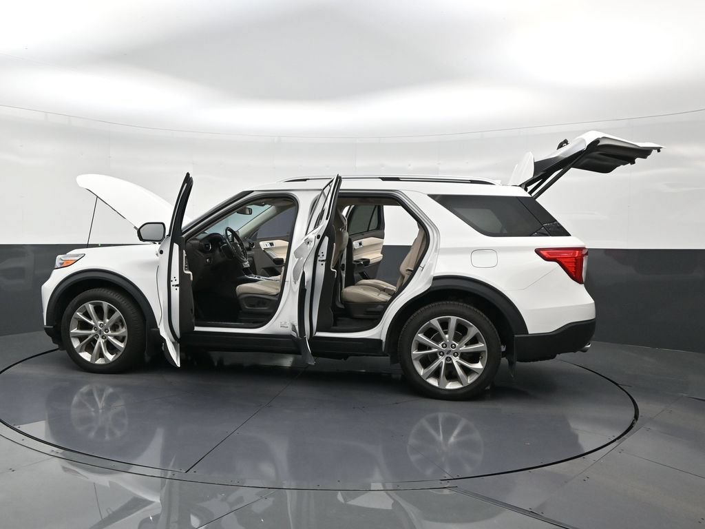 Used 2022 Ford Explorer Platinum w/ Equipment Group 601A AWD/4WD image 30