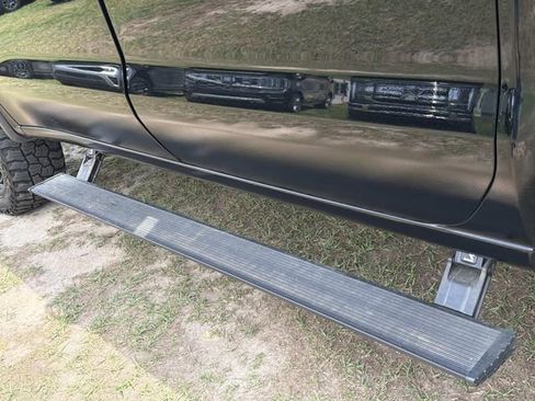 Used 2024 Chevrolet Silverado 1500 ZR2 w/ Technology Package AWD/4WD image 17