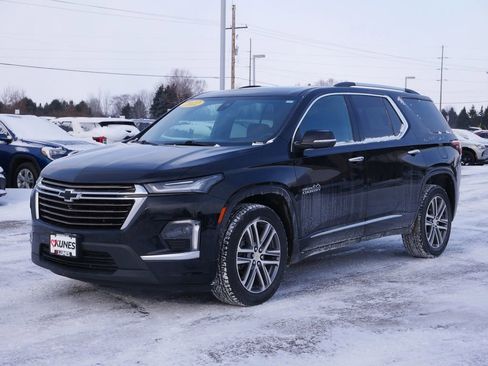 Used 2022 Chevrolet Traverse High Country image 3