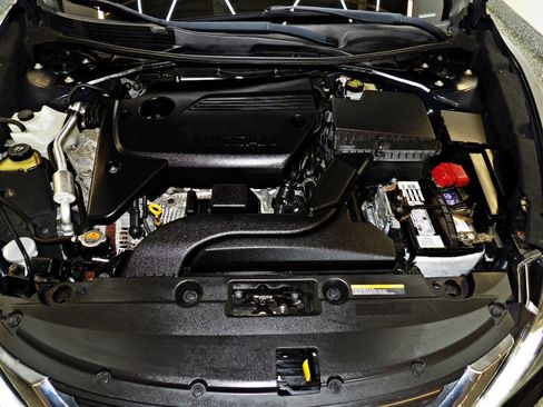 Used 2017 Nissan Altima 2.5 SR w/ Midnight Edition Package image 22