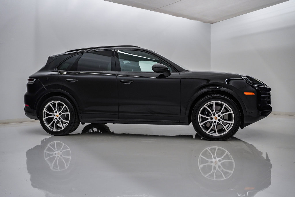 Certified 2024 Porsche Cayenne S AWD/4WD image 9