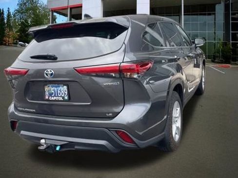 Used 2023 Toyota Highlander LE AWD/4WD image 25