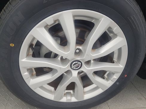 Used 2020 Nissan Rogue Sport SV FWD image 31