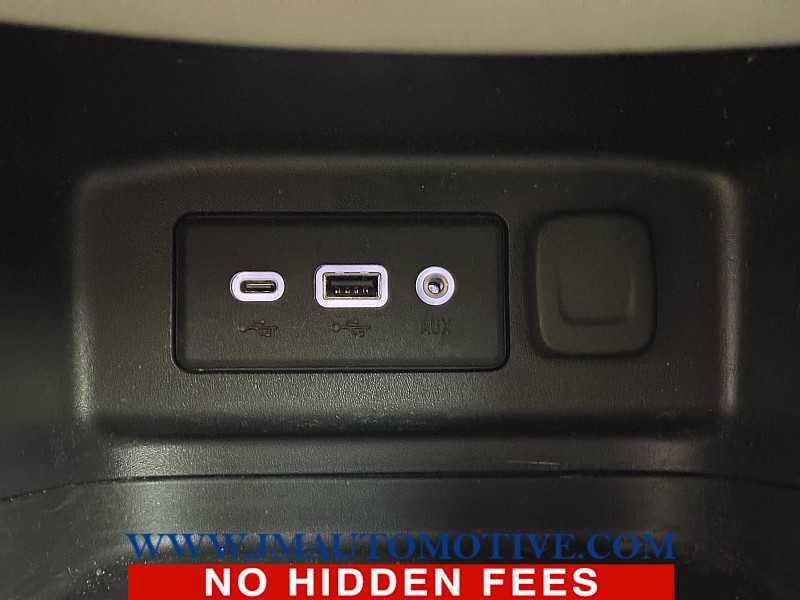 Used 2020 Chevrolet Equinox LS w/ LS Convenience Package FWD image 34