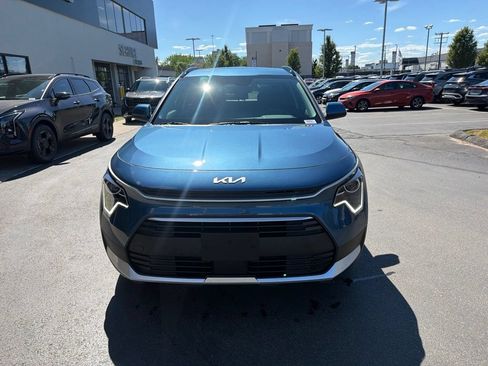 New 2026 Kia Niro EX FWD image 4