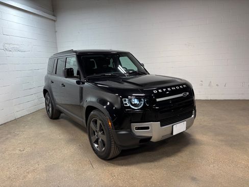 Used 2025 Land Rover Defender 110 S AWD/4WD image 4