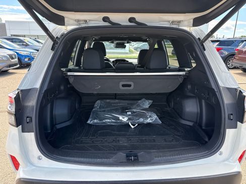 Used 2025 Subaru Forester Limited AWD/4WD image 14