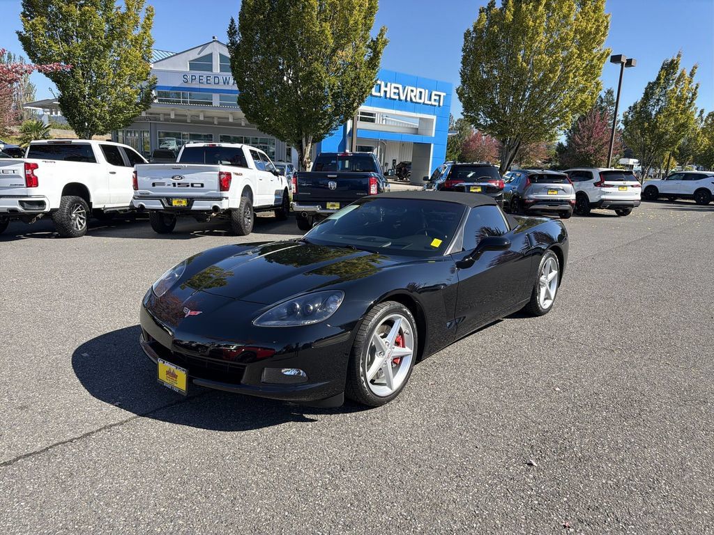 Used 2011 Chevrolet Corvette Convertible w/ Preferred Equipment Group RWD image 5
