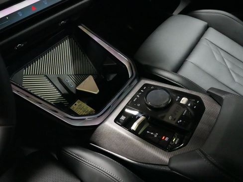 Certified 2025 BMW X3 xDrive30i w/ Convenience Package AWD/4WD image 5