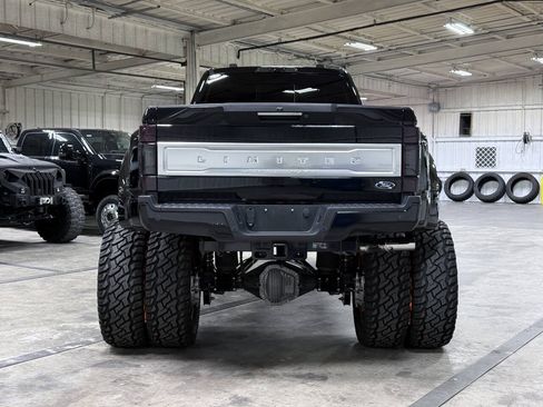 Used 2022 Ford F450 Limited w/ FX4 Off-Road Package AWD/4WD image 4