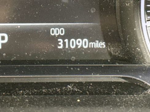 Used 2023 Toyota Venza XLE image 26