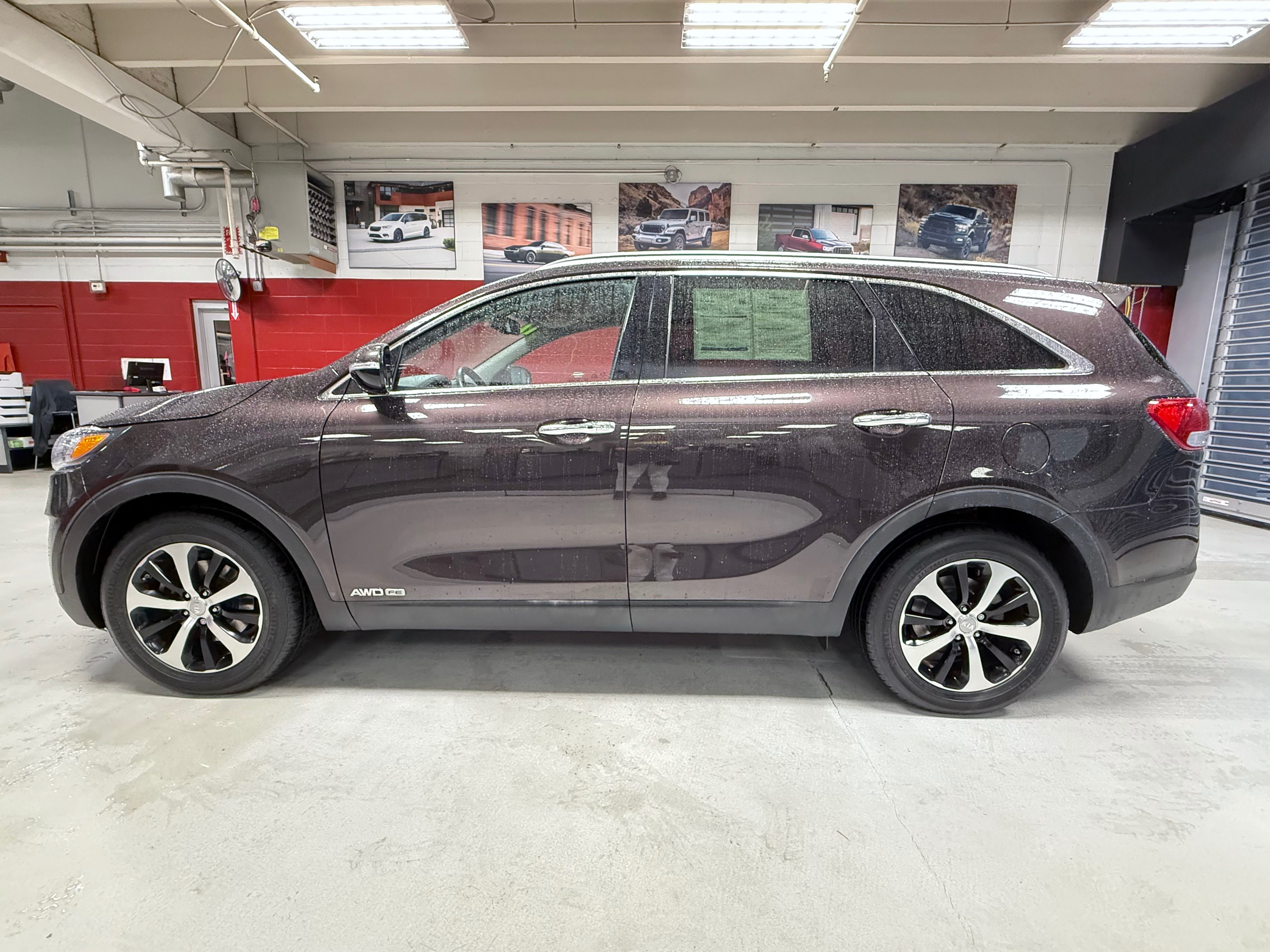 Used 2017 Kia Sorento EX AWD/4WD image 2