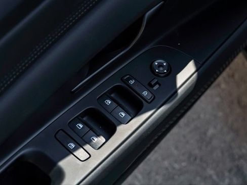 New 2025 Hyundai Elantra Sport FWD image 18