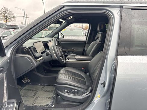 Used 2023 Rivian R1S Adventure image 19