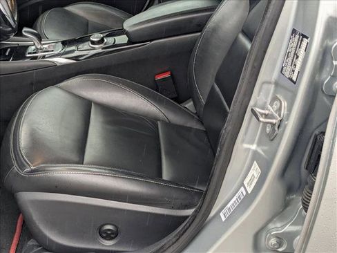 Used 2018 INFINITI QX30 image 15