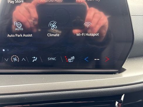 New 2026 Chevrolet Traverse LT w/ Enhanced Driving Package image 38