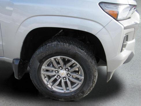 Used 2023 Chevrolet Colorado LT w/ LT Convenience Package II image 43