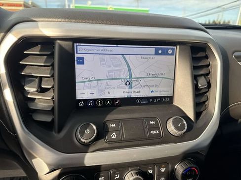 Used 2023 GMC Acadia SLT w/ Elevation Edition image 14