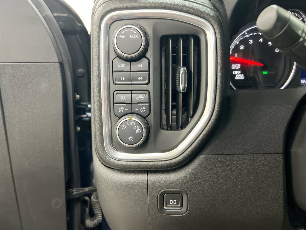 Used 2022 Chevrolet Silverado 1500 RST AWD/4WD image 18