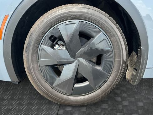 Used 2026 Toyota Prius LE FWD image 14
