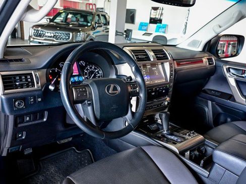 Used 2016 Lexus GX 460 image 14
