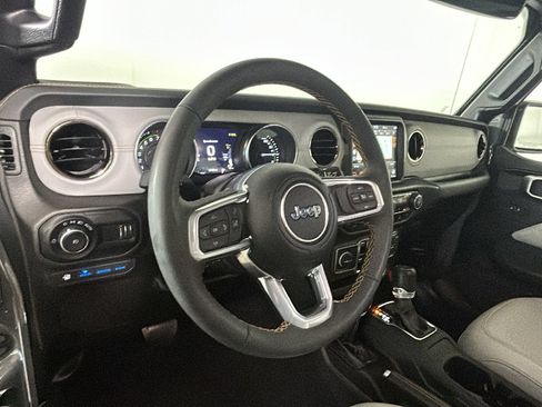Used 2023 Jeep Wrangler Unlimited Sahara AWD/4WD image 15