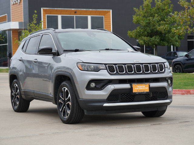 Certified 2024 Jeep Compass Limited AWD/4WD image 3