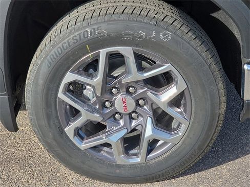 New 2026 GMC Sierra 1500 SLE w/ Preferred Package image 9